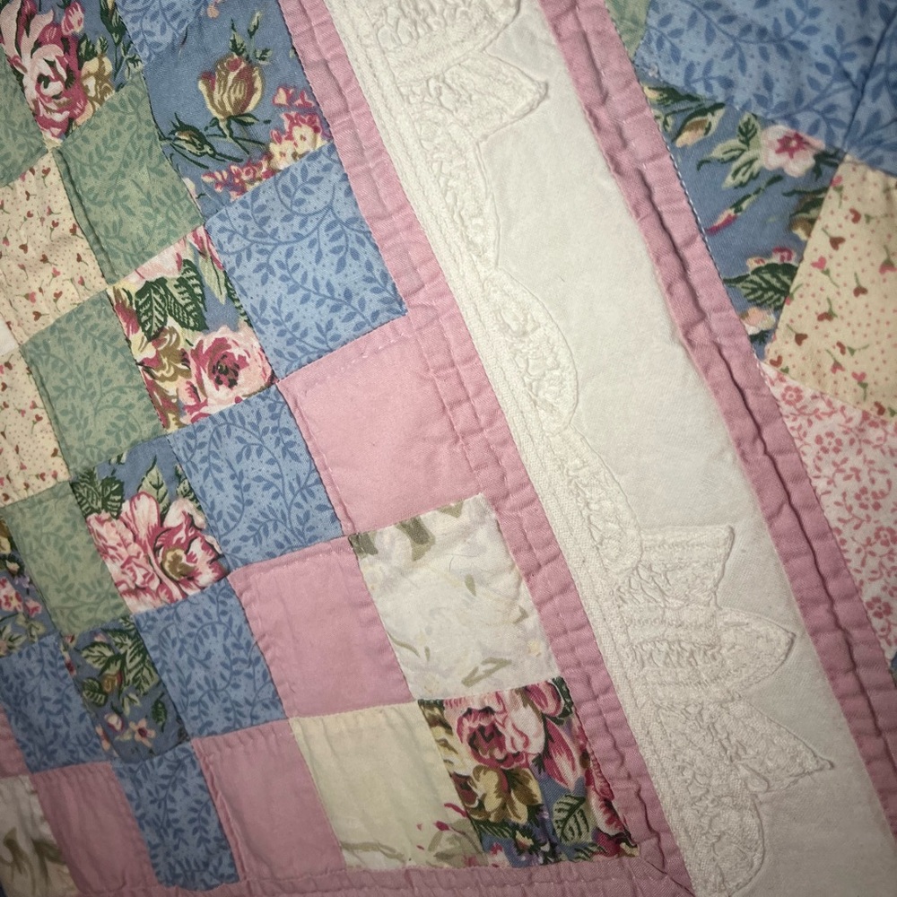 Pair of Patchwork Lace Quilted Pillow Shams Cases Pink Blue White Standard - Picture 4 of 10